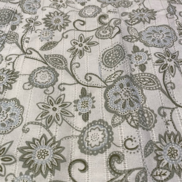 White dress with green pattern size 10 - Picture 3 of 5